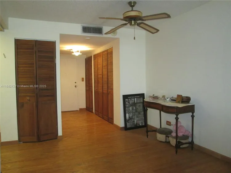 Winston Towers #710 image #10