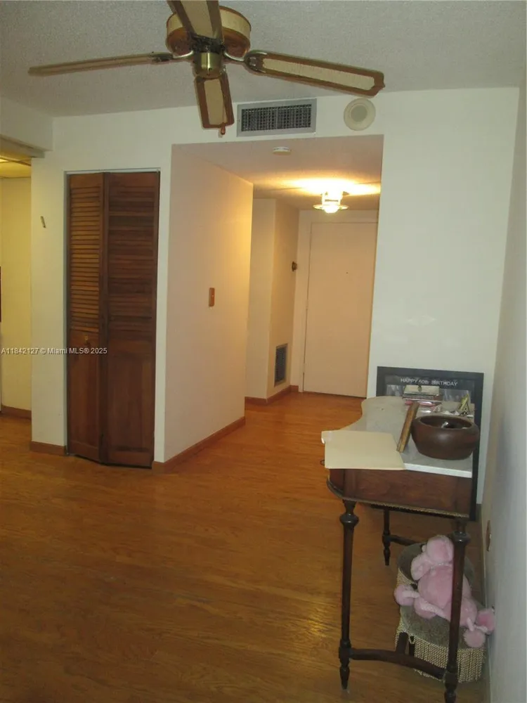 Winston Towers #710 image #14