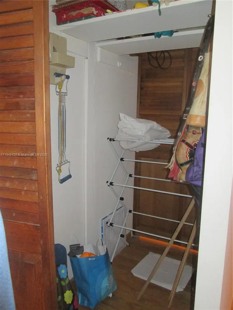 Winston Towers #710 image #15