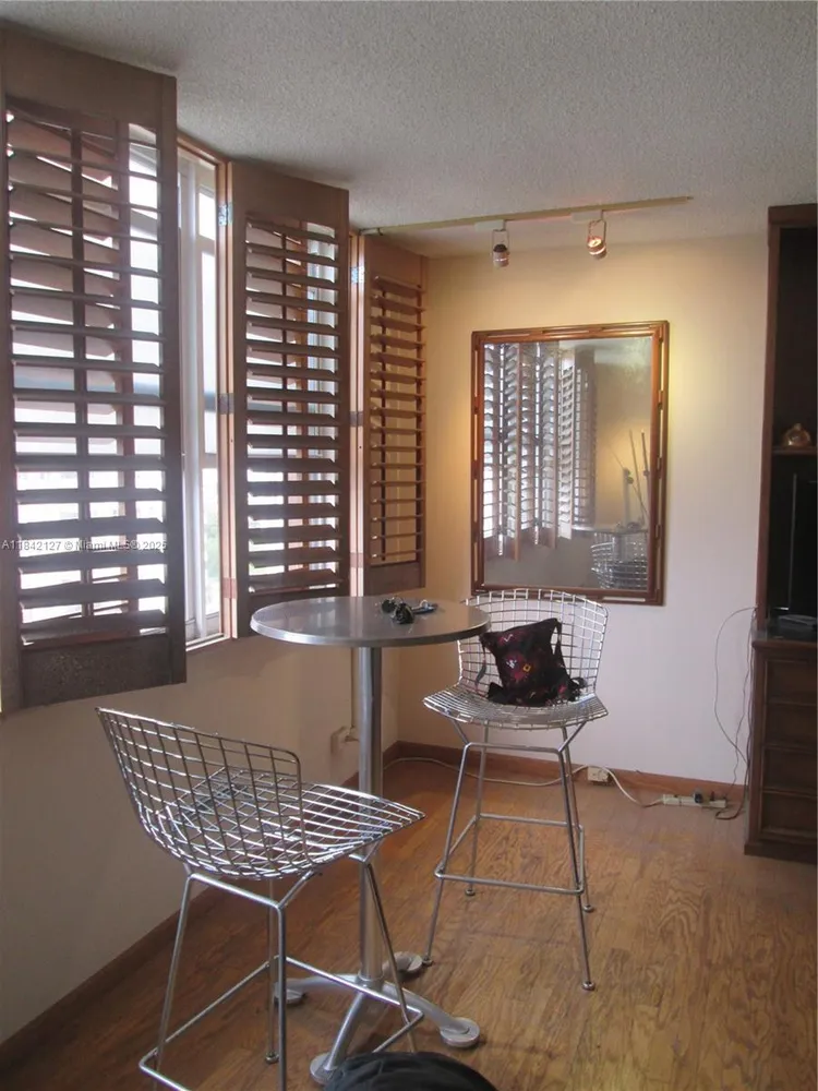 Winston Towers #710 image #7