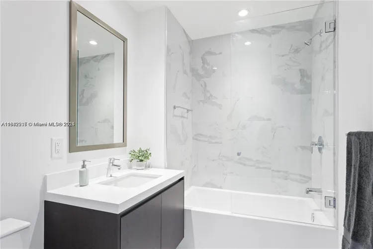 Paramount Miami Worldcenter #2906 image #8