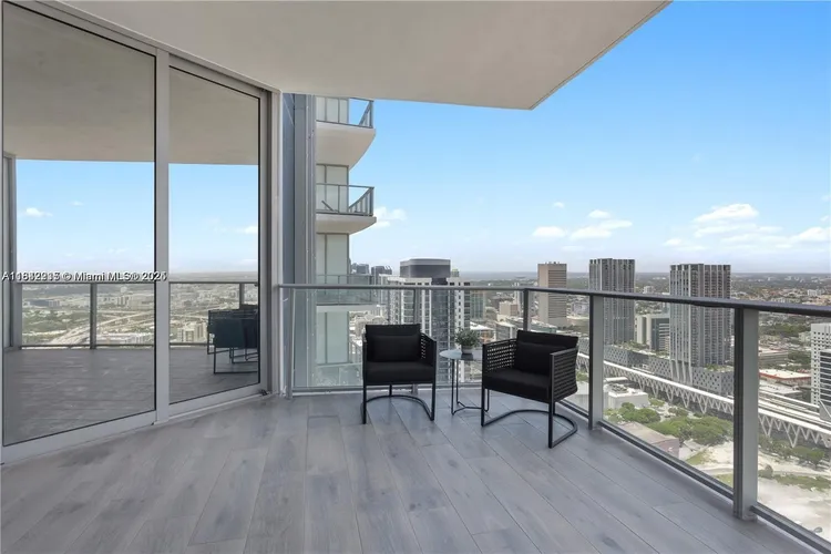 Paramount Miami Worldcenter #2906 image #9