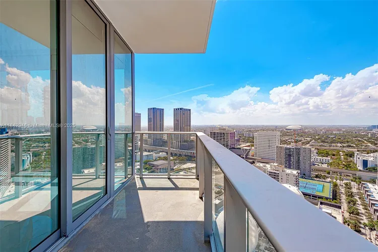 Paramount Miami Worldcenter #1902 image #25