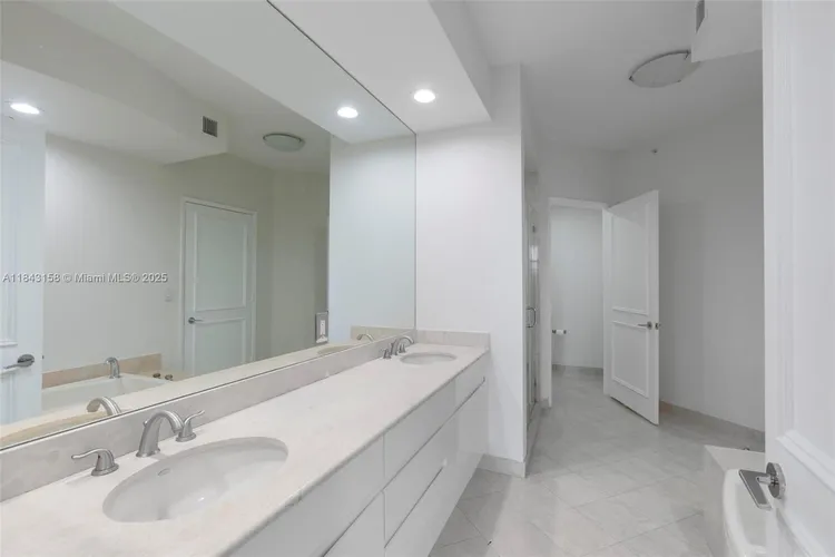 Ocean Club - Resort Villa One #403 image #15