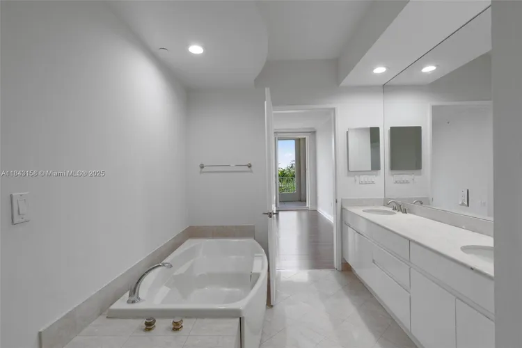 Ocean Club - Resort Villa One #403 image #17