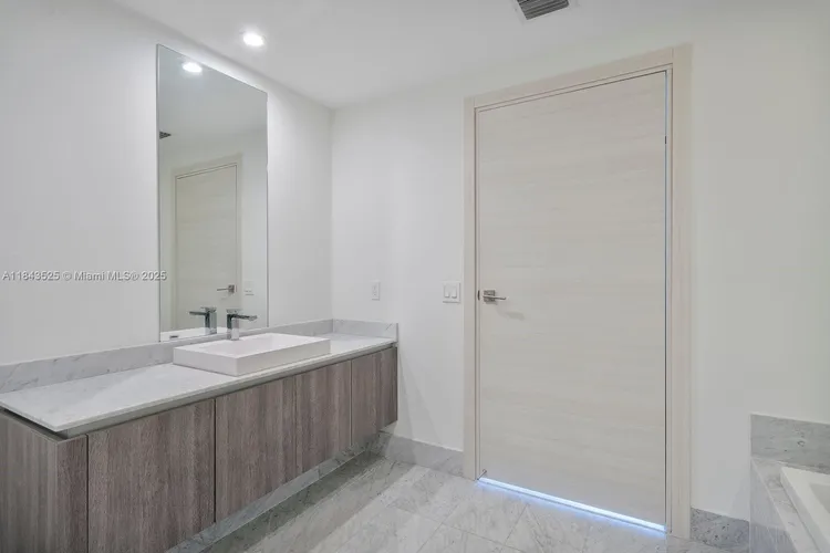 SLS Lux Brickell #2402 image #28