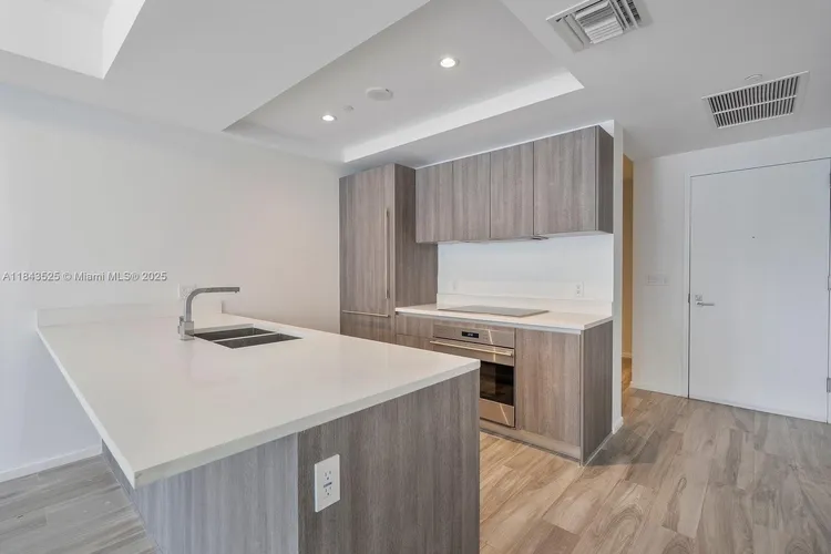 SLS Lux Brickell #2402 image #9