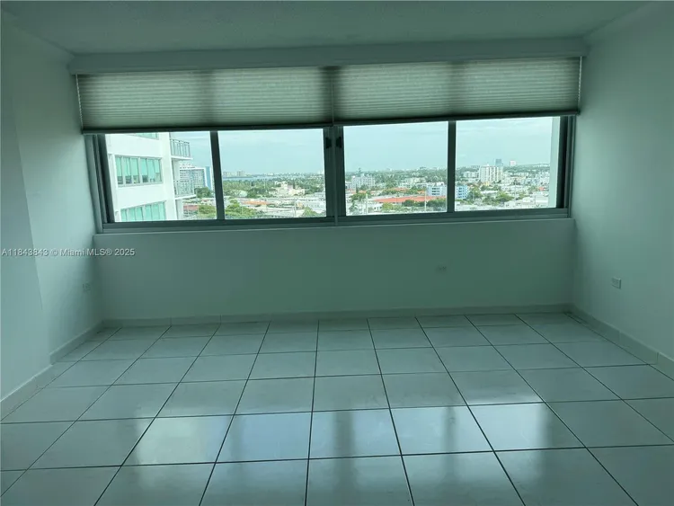 Burleigh House #1203 image #17