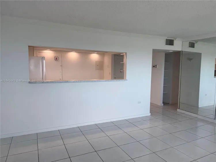 Burleigh House #1203 image #19