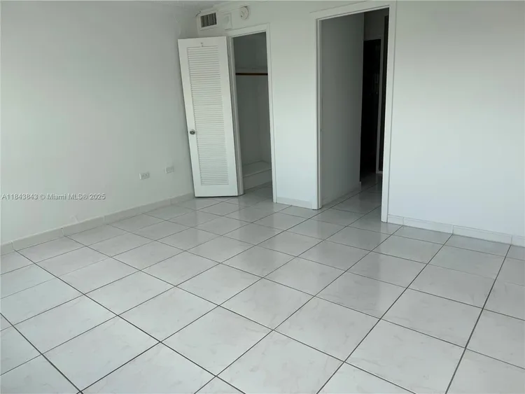 Burleigh House #1203 image #21