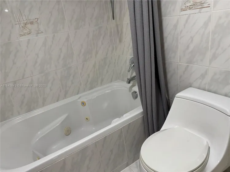 Burleigh House #1203 image #23