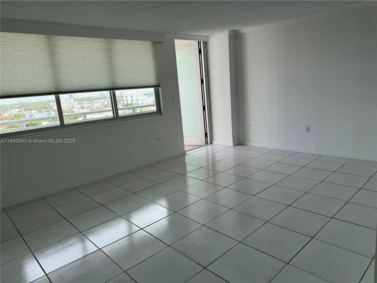 Burleigh House #1203 image #8