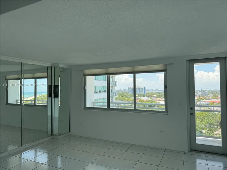 Burleigh House #1203 image #9