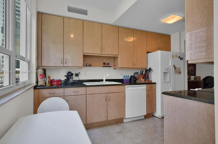 Courts Condo Brickell Key #602 image #10