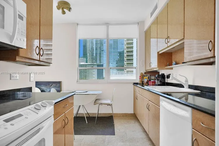 Courts Condo Brickell Key #602 image #9