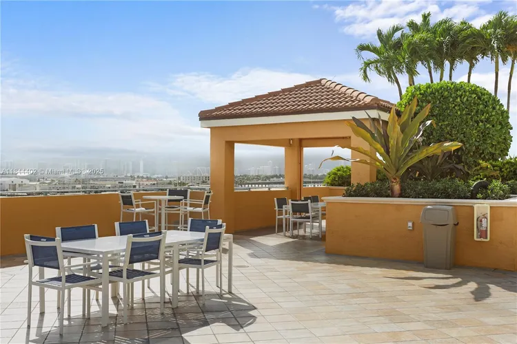 Yacht Club at Portofino #409 image #12