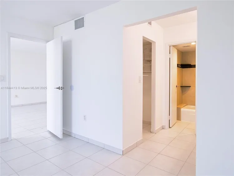 Brickell Bay Club #414 image #13