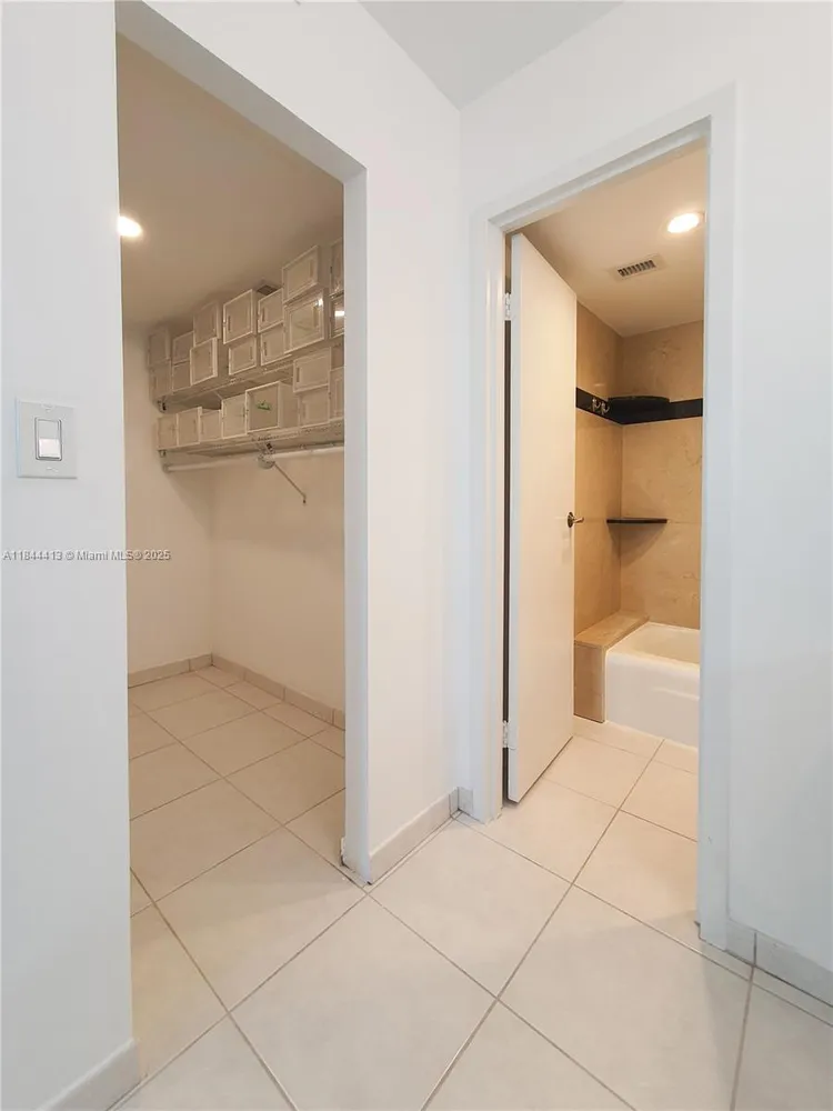 Brickell Bay Club #414 image #18