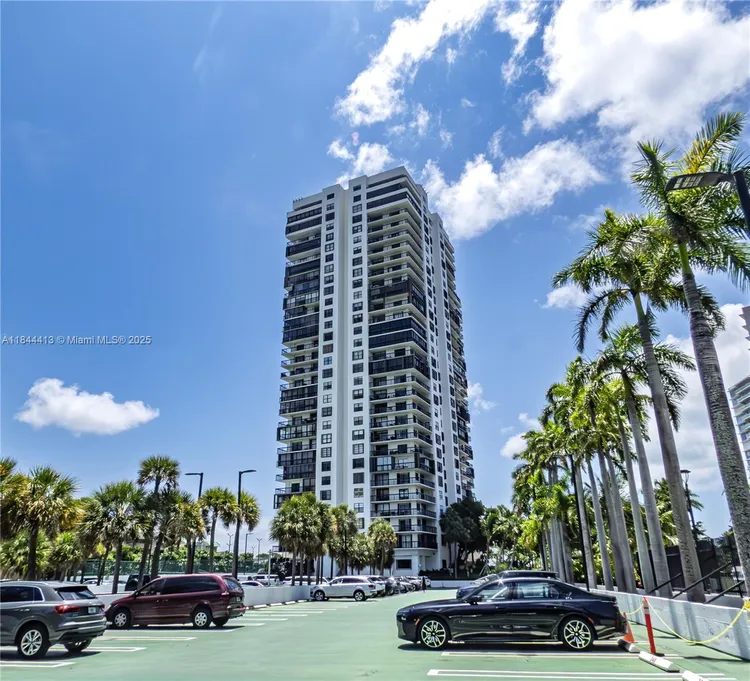 Brickell Bay Club #414 image #20