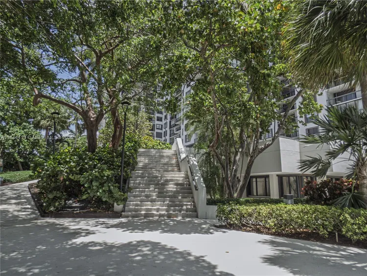 Brickell Bay Club #414 image #24