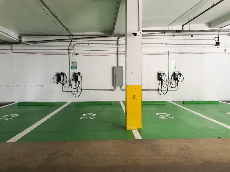 Brickell Bay Club #414 image #29