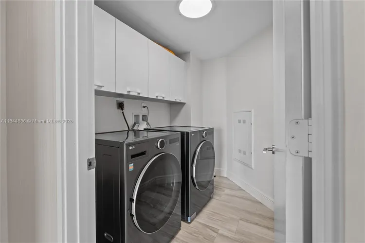 Parque Towers #4-1107 image #19