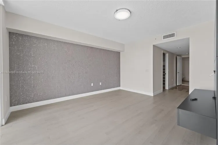 Parque Towers #4-1107 image #32