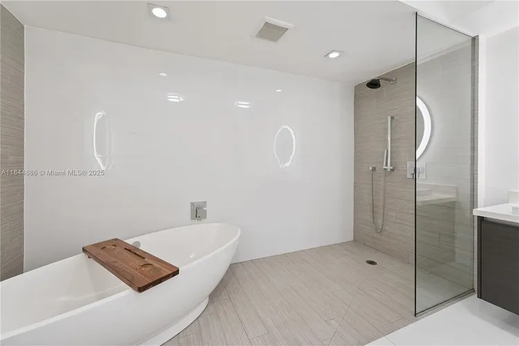 Parque Towers #4-1107 image #35