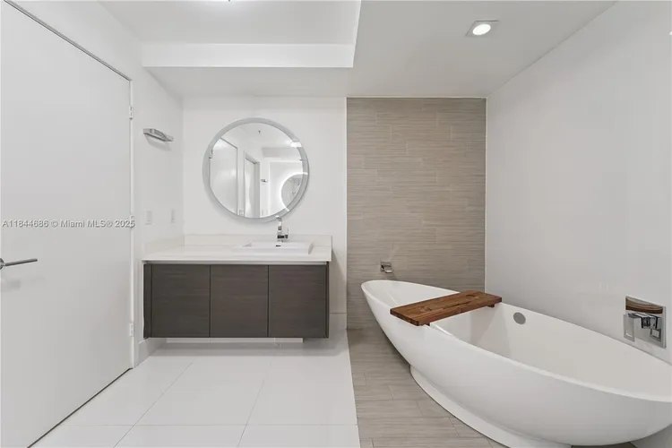 Parque Towers #4-1107 image #36