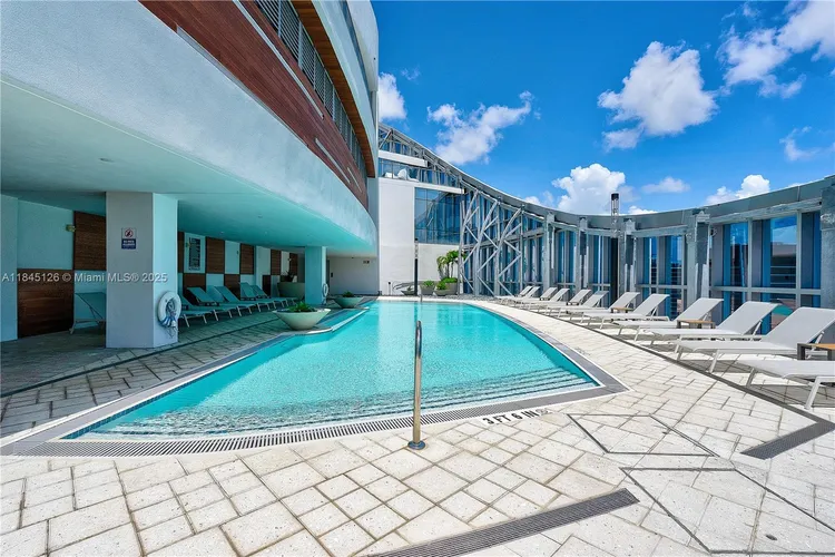 Paramount Miami Worldcenter #3007 image #12