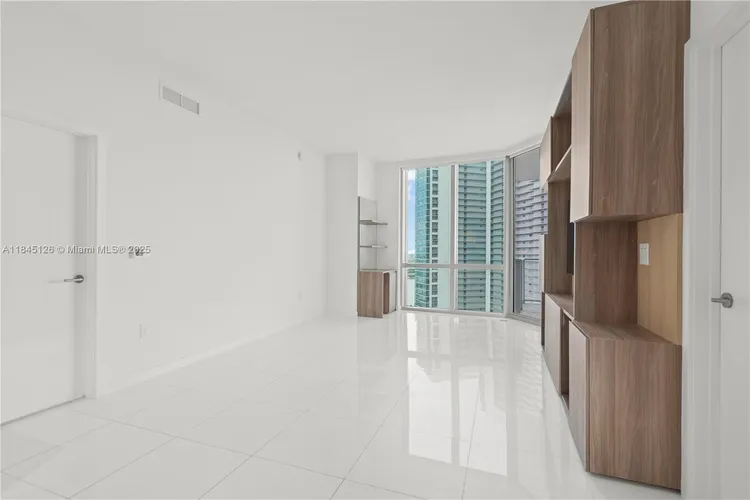 Paramount Miami Worldcenter #3007 image #30