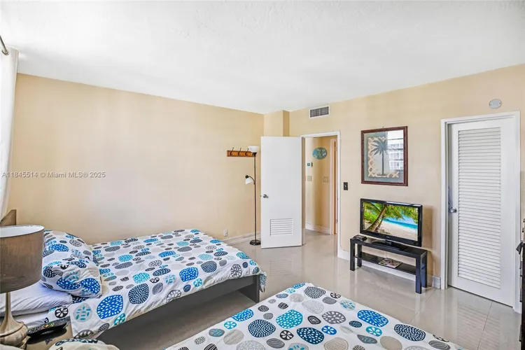 The Tides On Hollywood Beach #15C image #16