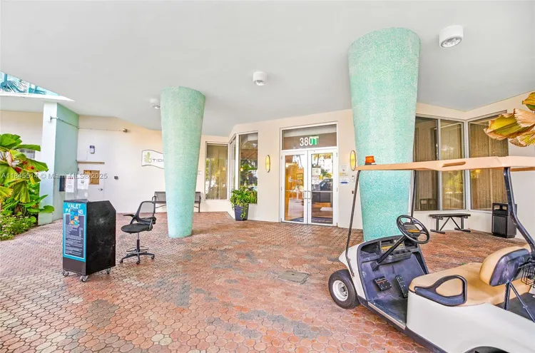 The Tides On Hollywood Beach #15C image #29