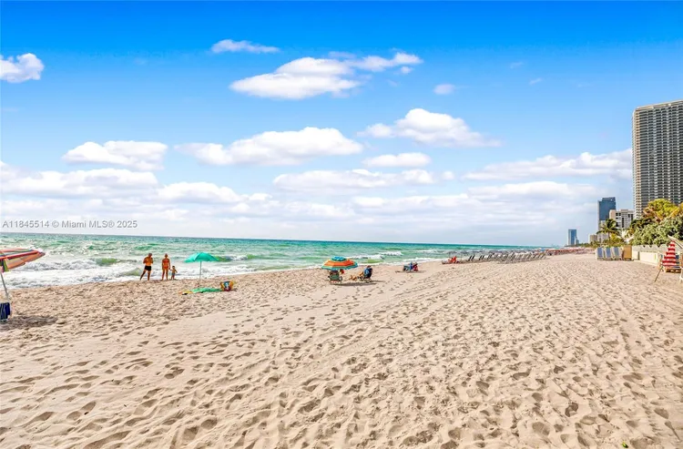 The Tides On Hollywood Beach #15C image #33