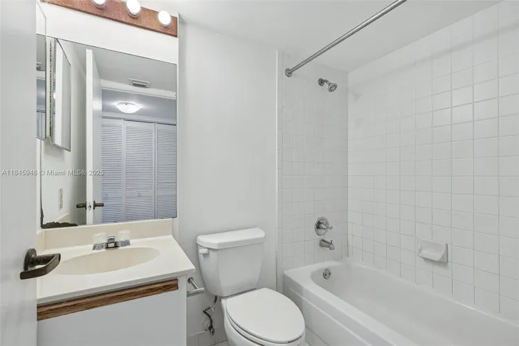 Brickell Key II #730 image #32