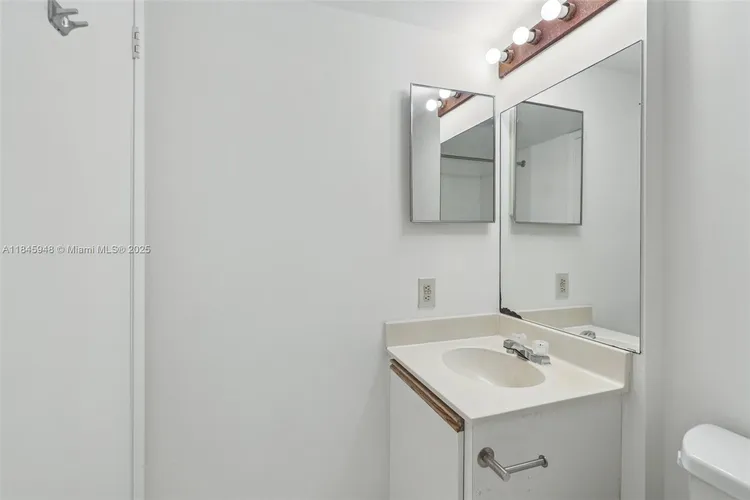 Brickell Key II #730 image #33