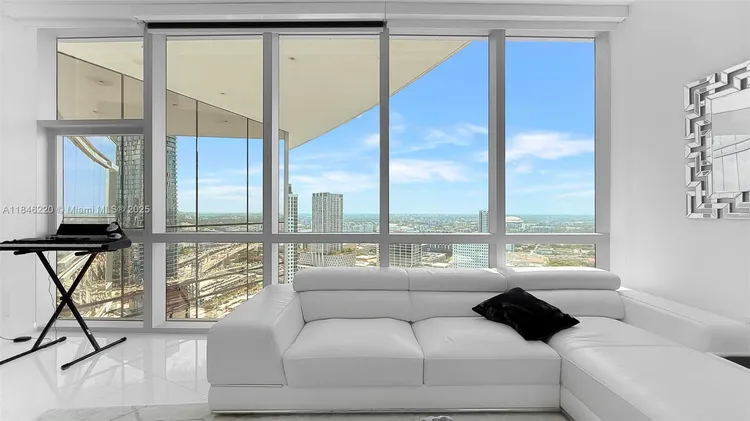 Paramount Miami Worldcenter #3302 image #12