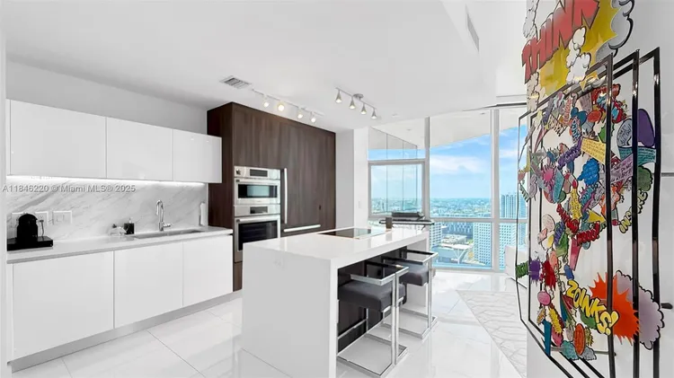 Paramount Miami Worldcenter #3302 image #14