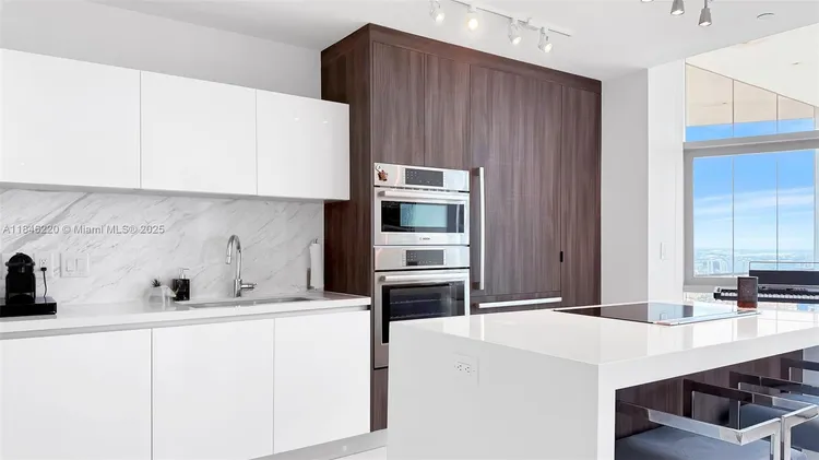 Paramount Miami Worldcenter #3302 image #15