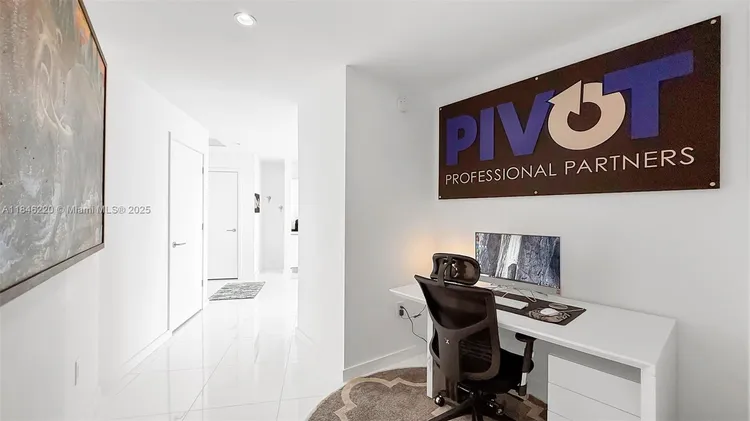 Paramount Miami Worldcenter #3302 image #19