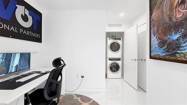 Paramount Miami Worldcenter #3302 image #20