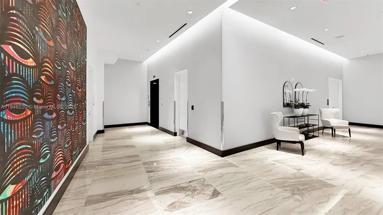 Paramount Miami Worldcenter #3302 image #24