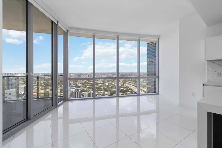 Paramount Miami Worldcenter #4104 image #10