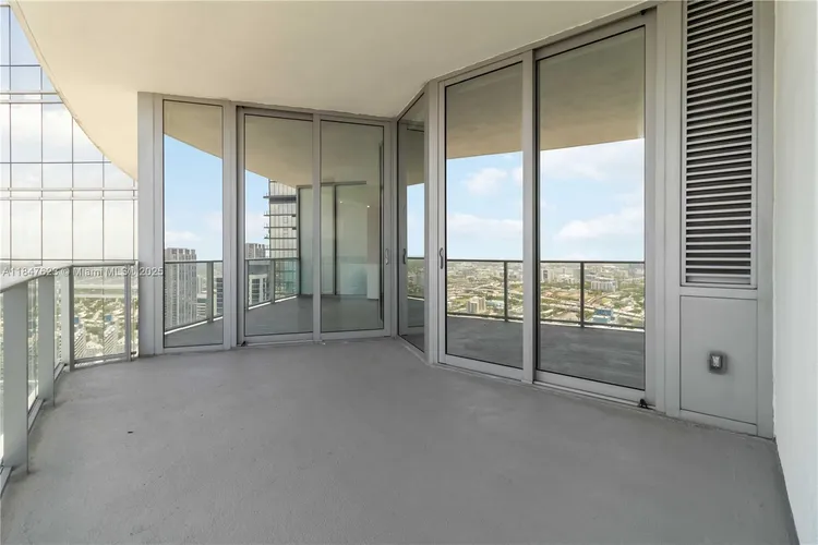 Paramount Miami Worldcenter #4104 image #15