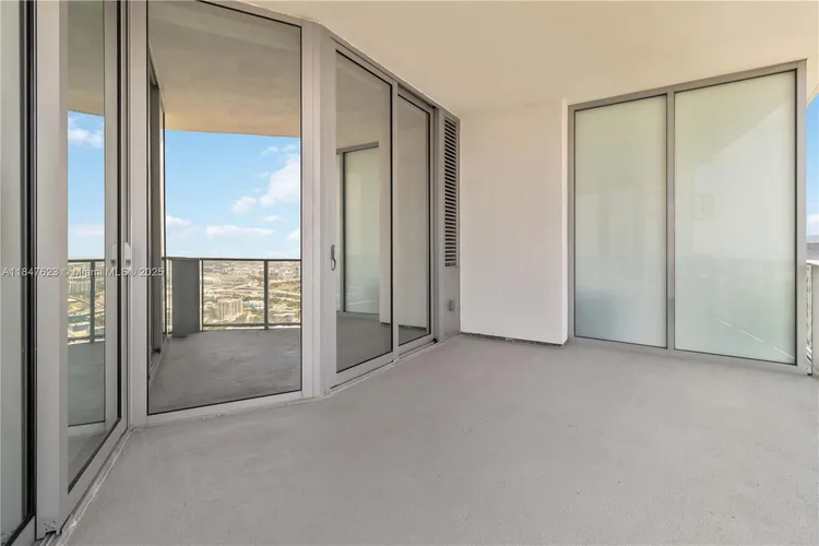 Paramount Miami Worldcenter #4104 image #16