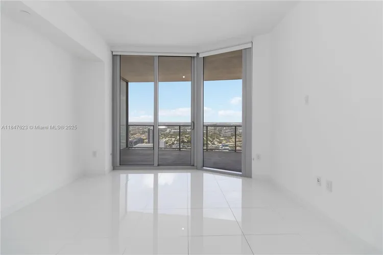 Paramount Miami Worldcenter #4104 image #18