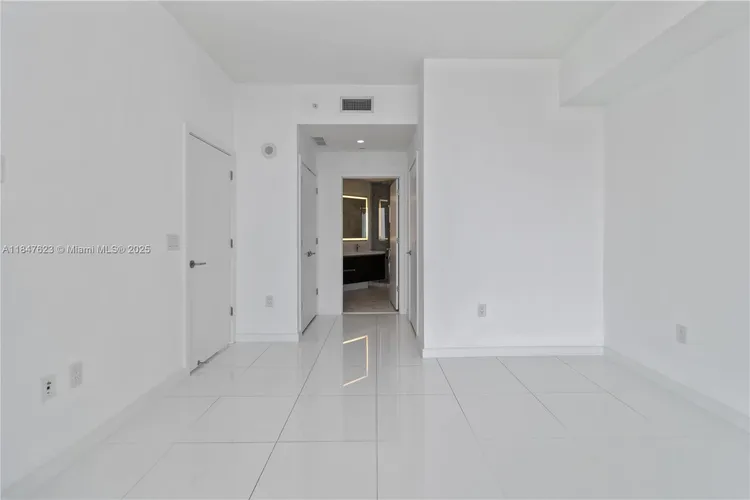 Paramount Miami Worldcenter #4104 image #19