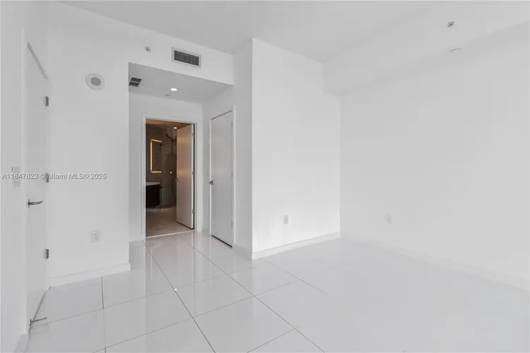 Paramount Miami Worldcenter #4104 image #20