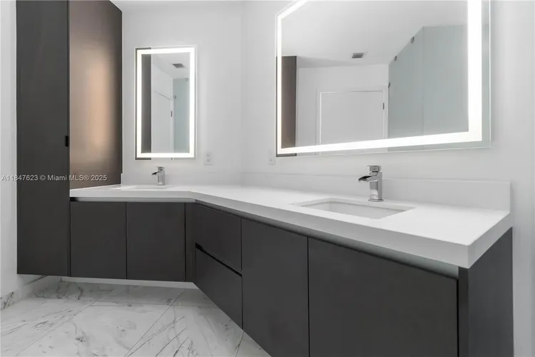 Paramount Miami Worldcenter #4104 image #23