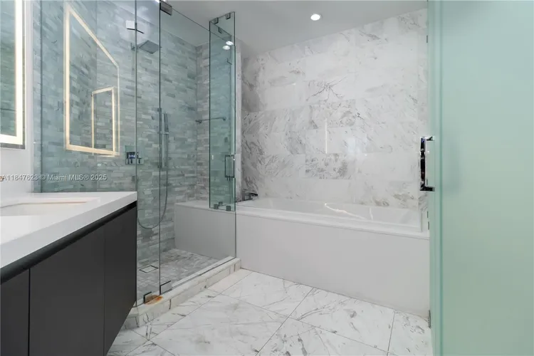 Paramount Miami Worldcenter #4104 image #24